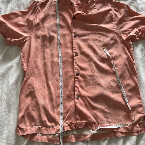 Tommy‎ Bahama Men’s 100% Silk Hawaiian Flower Shirt Size Large - Picture 11 of 11